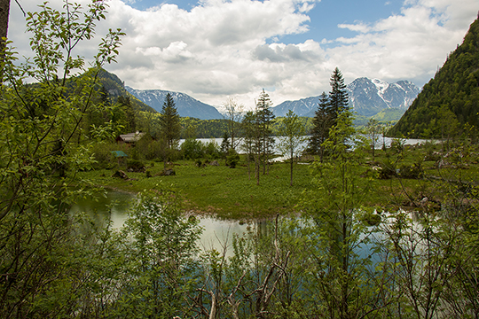 Der Ostersee im Vordergrund