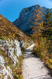 Der Weg um den See ist einfach zu gehen