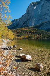 Steine im See als Motiv