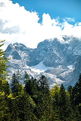 Der Dachstein wacht über den hinteren Gosausee