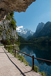 Der Weg um den vorderen Gosausee ist leicht zu gehen