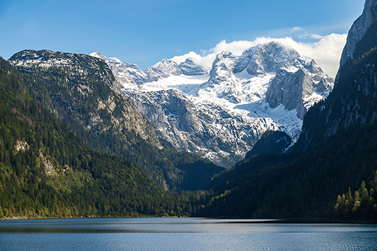 Der vordere Gosausee mit Dachstein im Hintergrund