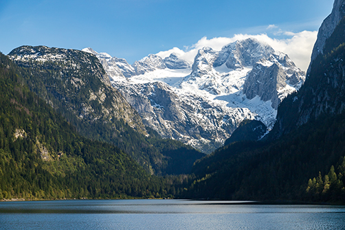 Der vordere Gosausee mit dem Dachstein im Hintergrund