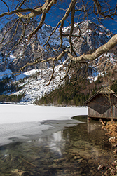 Das Höllengebirge am hinteren Langbathsee
