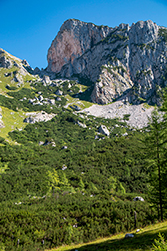 Steile Wände, schroffer Fels